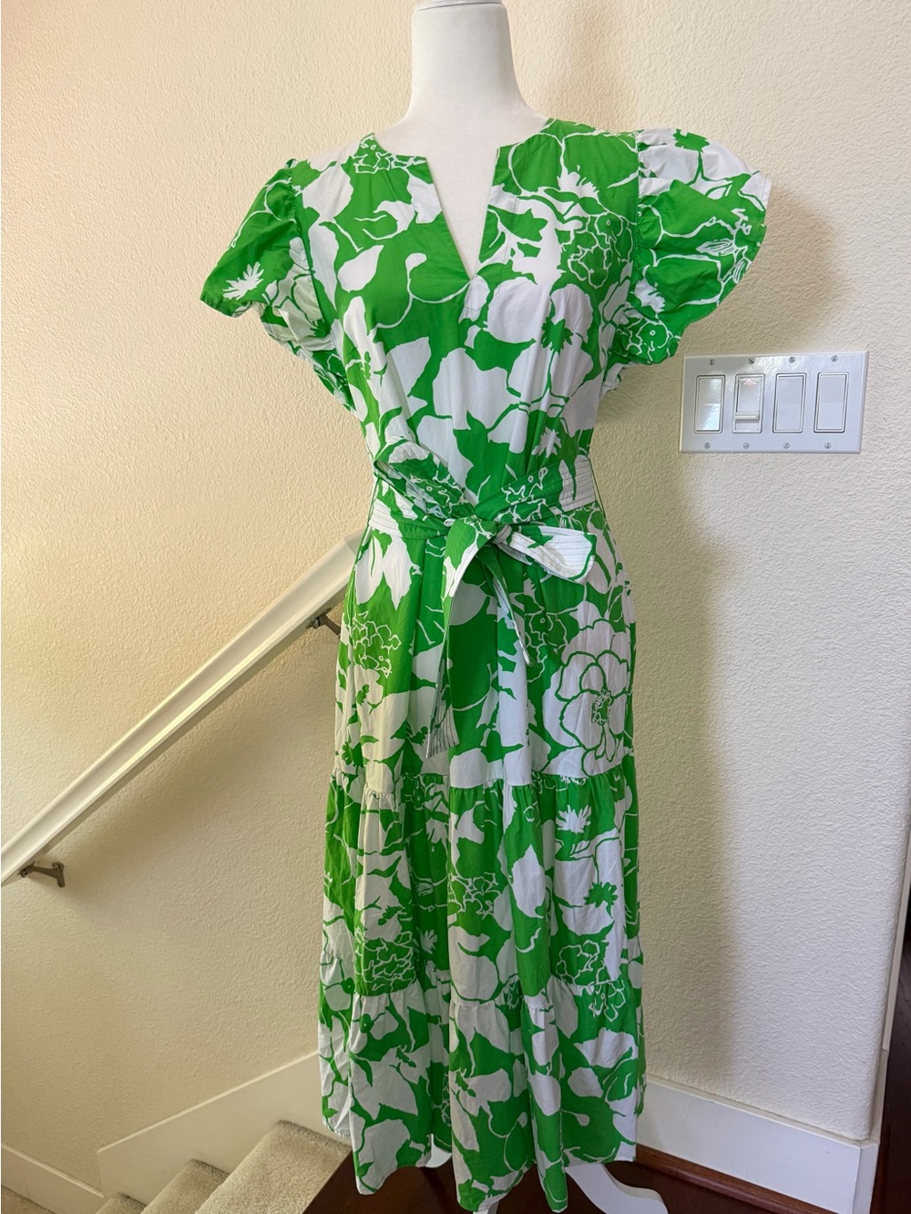 Rails Green & White Floral V-Neck Tiered Cotton Blend Midi Dress with Belt Small - Picture 2 of 12